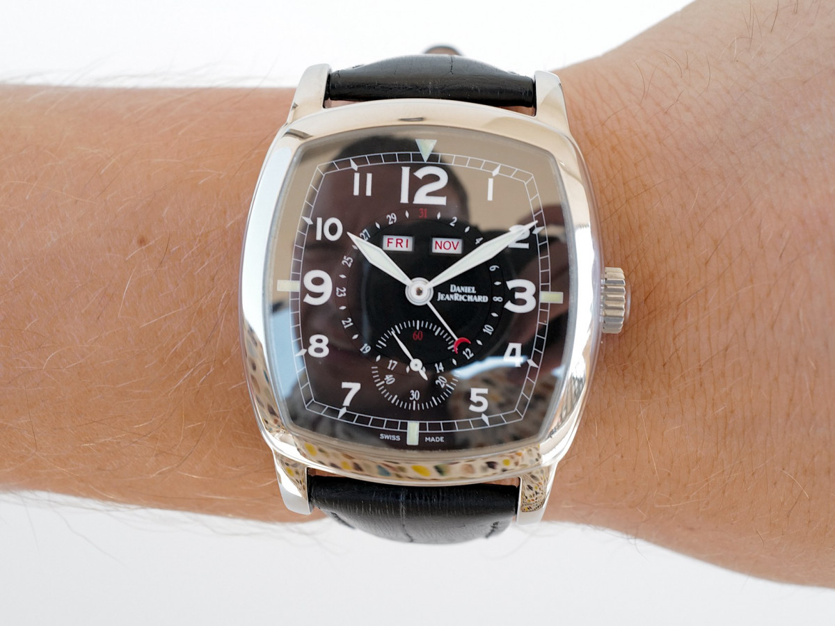 Швейцарские часы Daniel JeanRichard TV Screen Triple Calendar