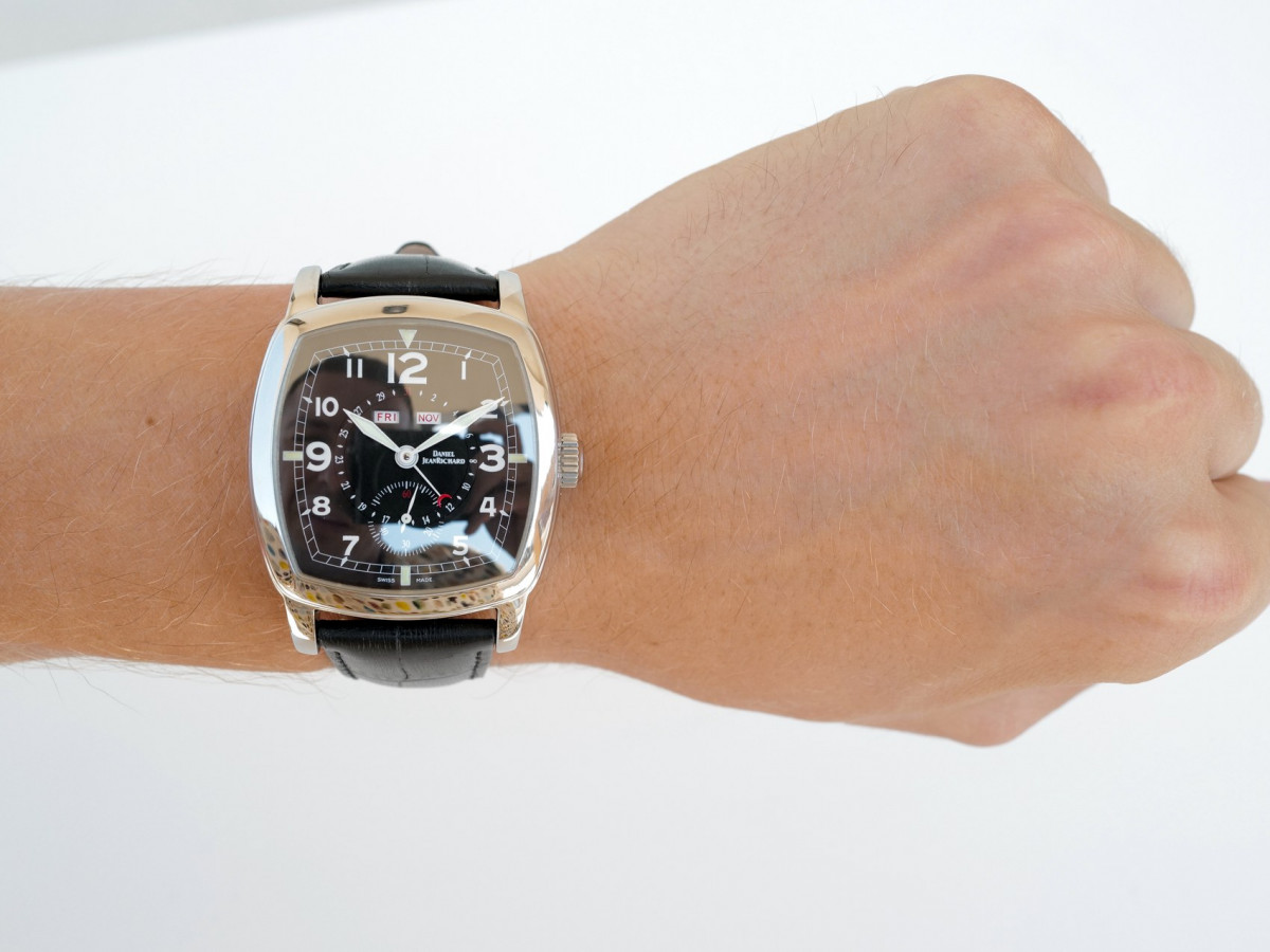 Швейцарские часы Daniel JeanRichard TV Screen Triple Calendar