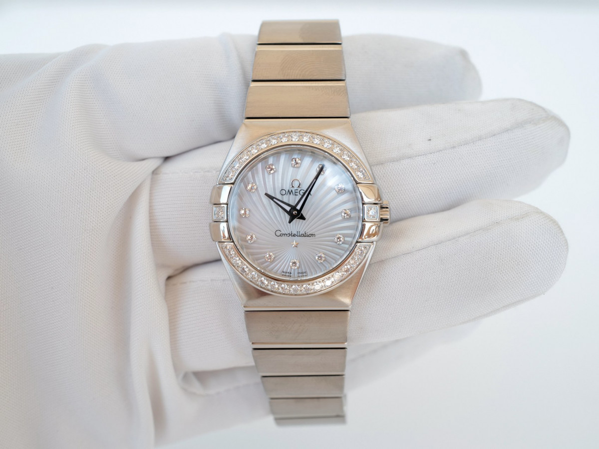 Швейцарський годинник Omega Constellation Quartz Diamonds
