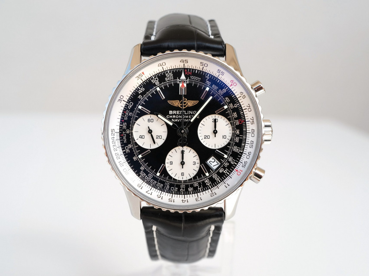 Швейцарський годинник Breitling Navitimer Panda Dial 42