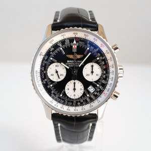 Швейцарський годинник Breitling Navitimer Panda Dial 42