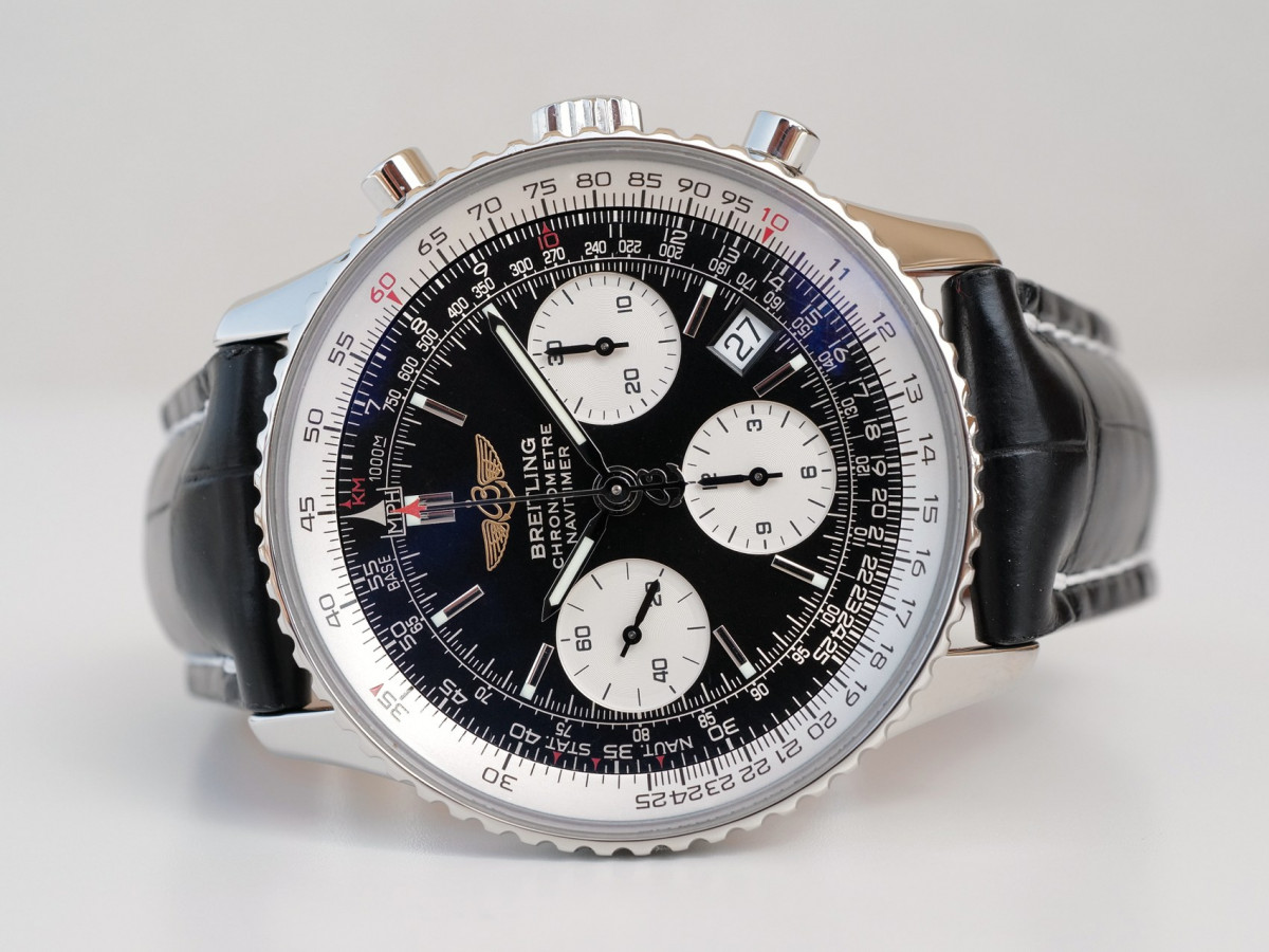 Швейцарський годинник Breitling Navitimer Panda Dial 42