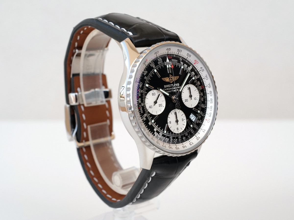 Швейцарський годинник Breitling Navitimer Panda Dial 42