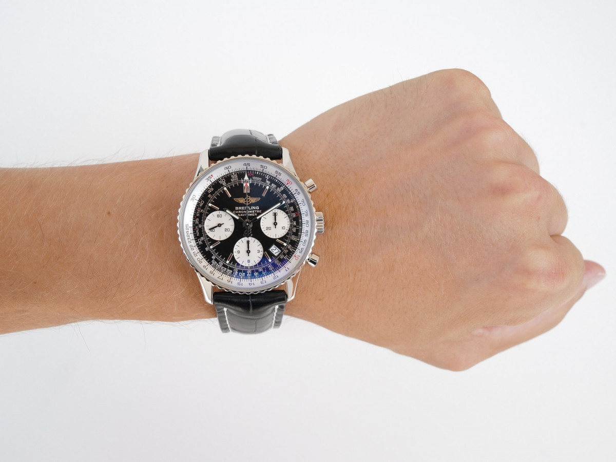 Швейцарський годинник Breitling Navitimer Panda Dial 42