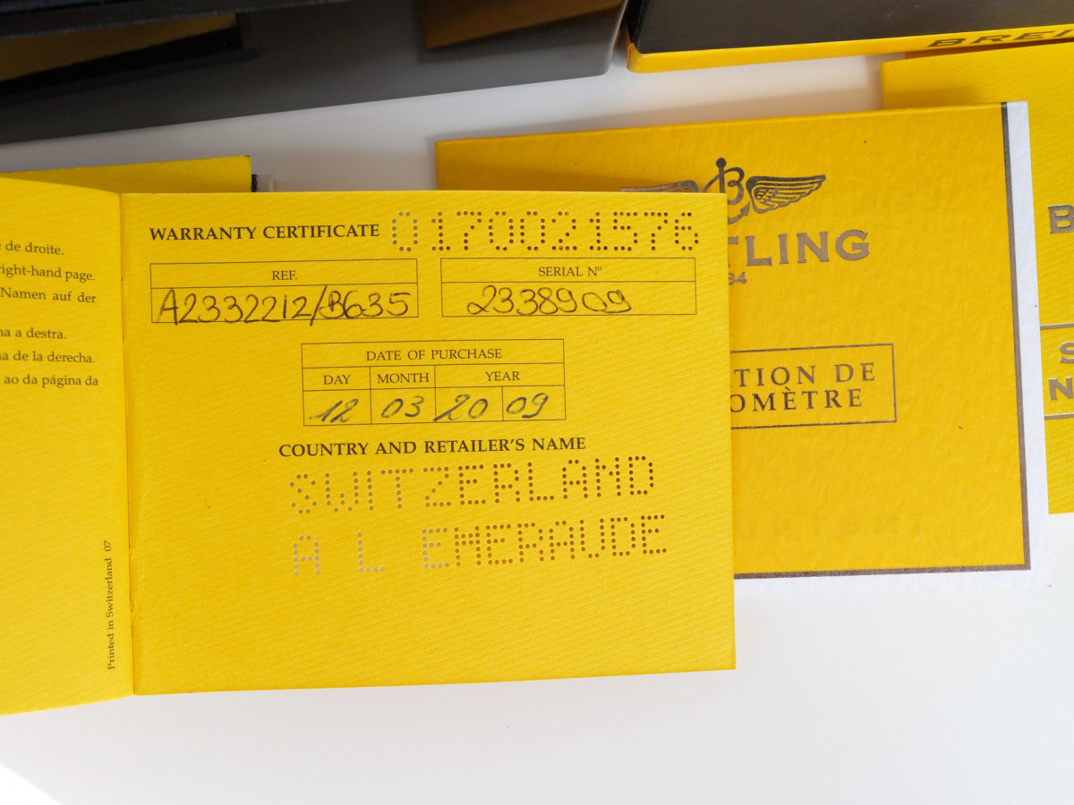 Швейцарський годинник Breitling Navitimer Panda Dial 42