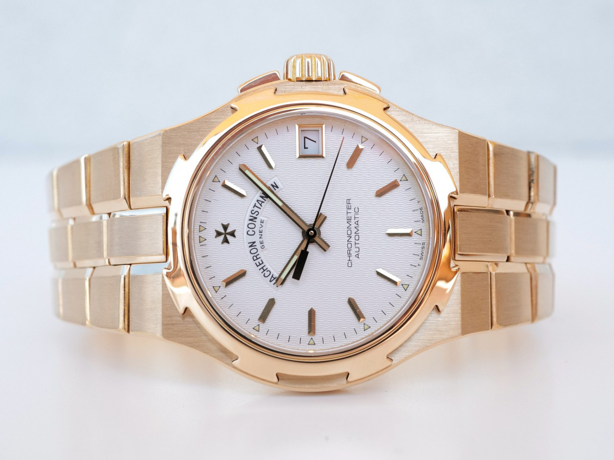 Швейцарський годинник Vacheron Constantin Overseas Automatic 18K Yellow Gold