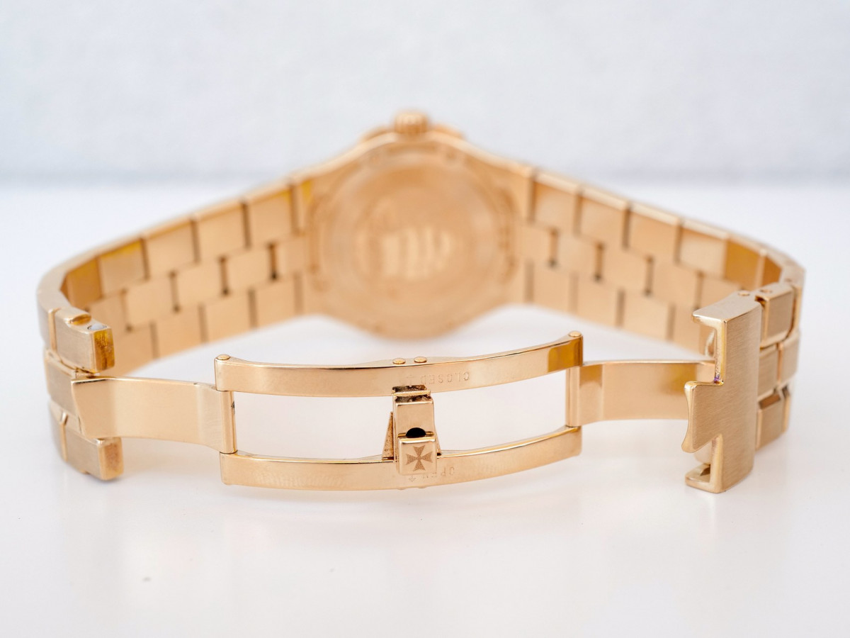 Швейцарський годинник Vacheron Constantin Overseas Automatic 18K Yellow Gold