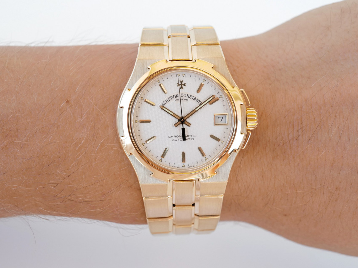 Швейцарський годинник Vacheron Constantin Overseas Automatic 18K Yellow Gold