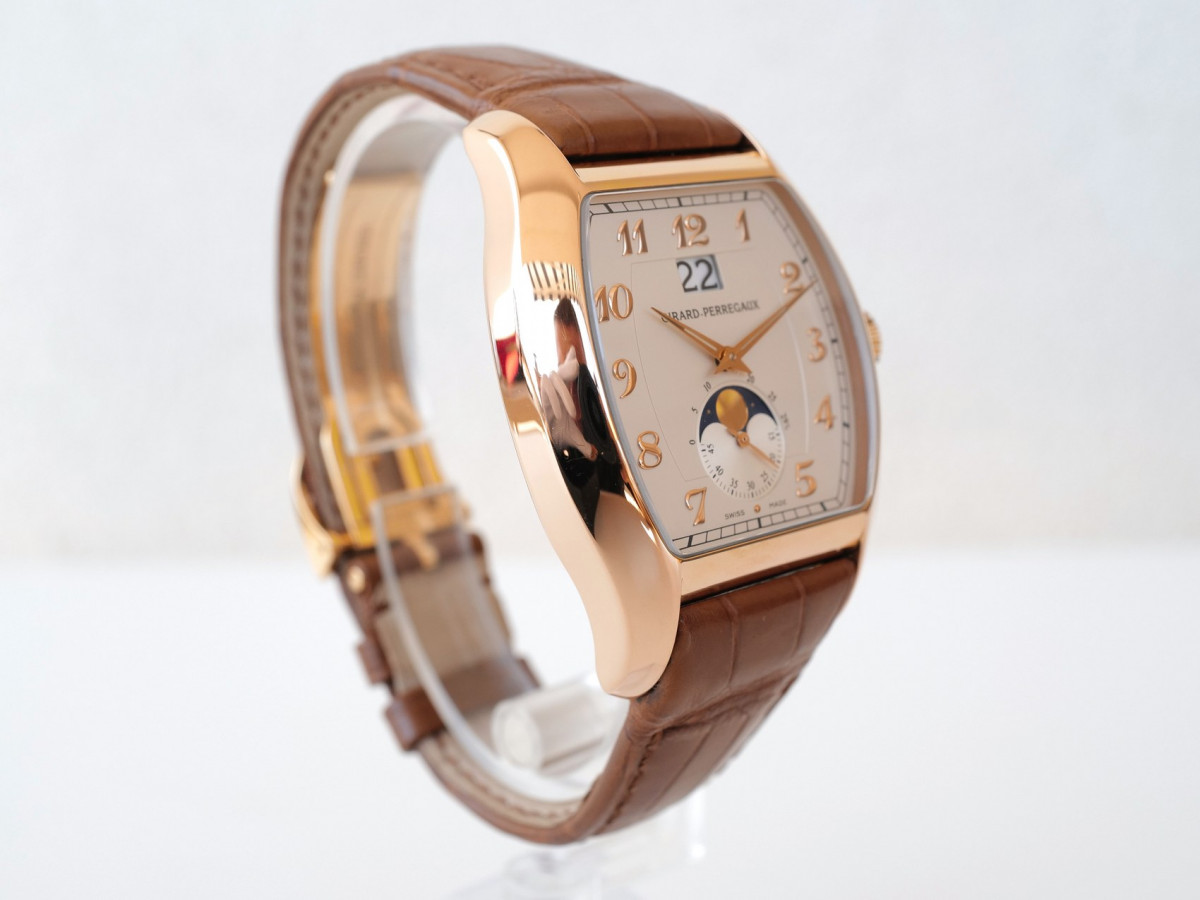 Швейцарський годинник Girard-Perregaux Richeville Large Date Moon-Phases 18K Rose Gold
