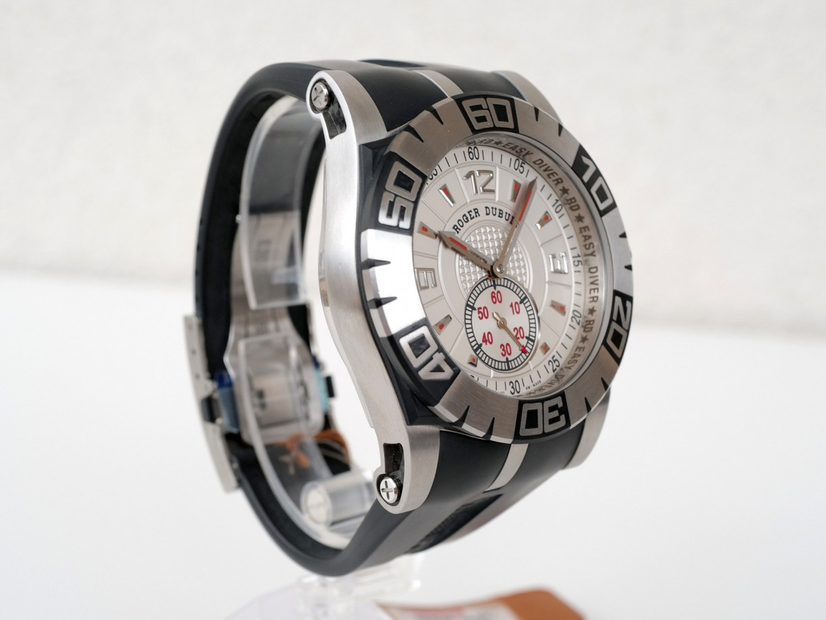 Swiss watch Roger Dubuis Easy Diver Limited Edition