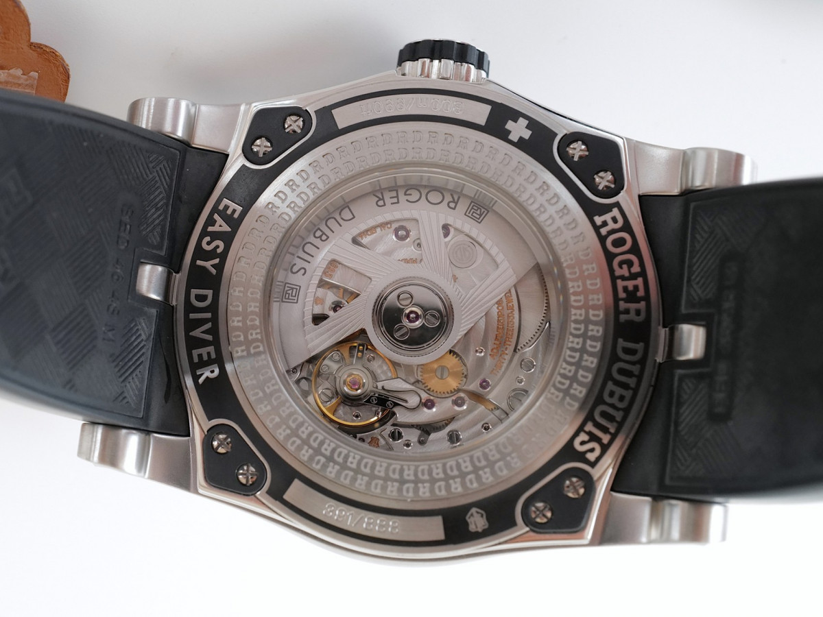 Swiss watch Roger Dubuis Easy Diver Limited Edition