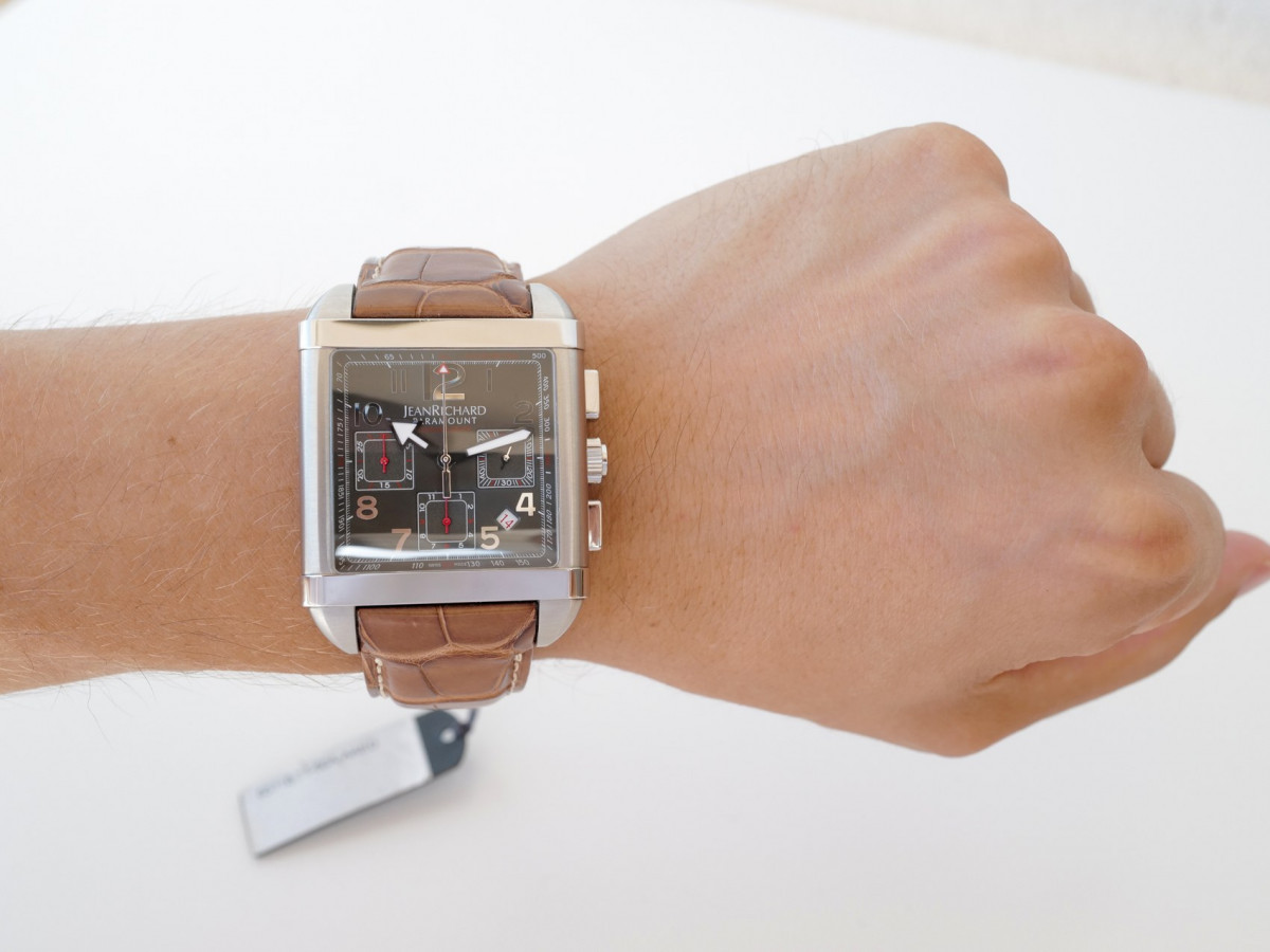 Швейцарський годинник JeanRichard Paramount Square Chronograph