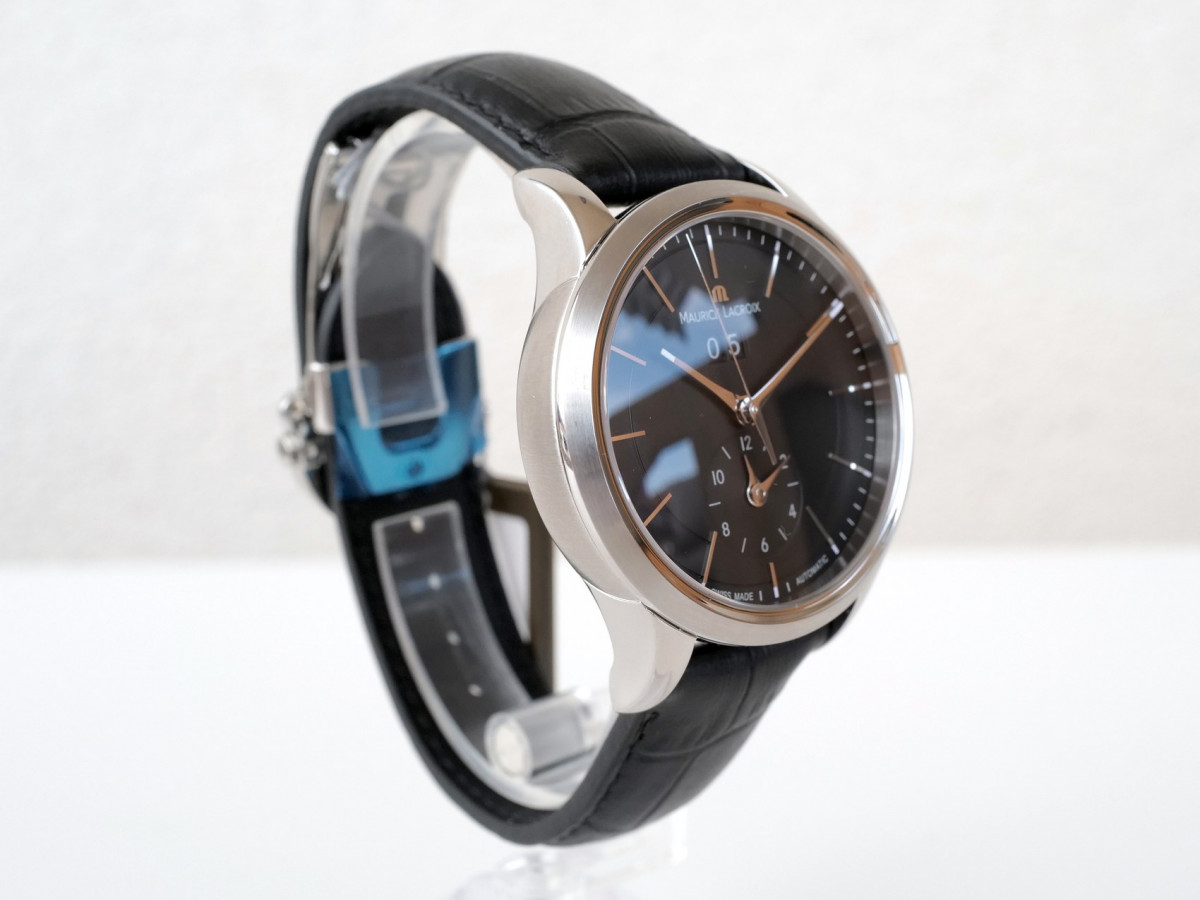 Швейцарський годинник Les Classiques Grande Date GMT