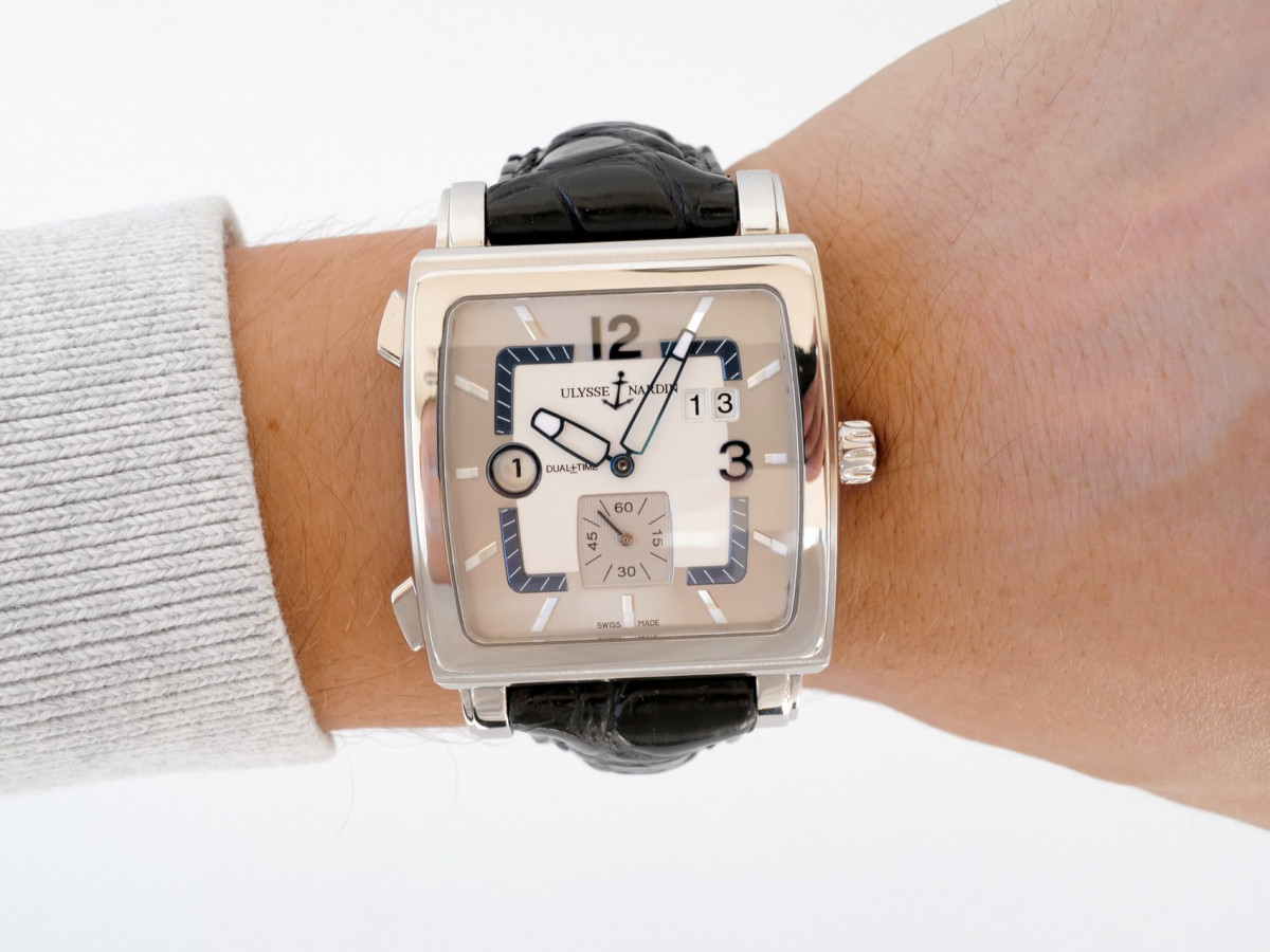 Швейцарський годинник Ulysse Nardin Classic Quadrato Dual Time 42 