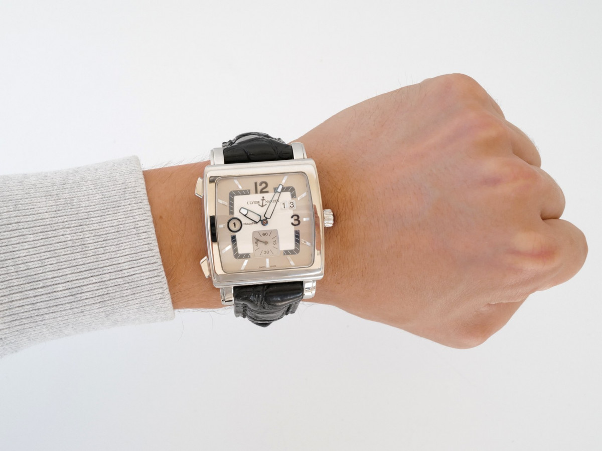 Швейцарський годинник Ulysse Nardin Classic Quadrato Dual Time 42 