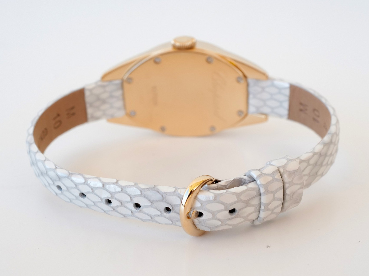 Швейцарские часы Chopard Classique Ovale 18K Yellow Gold MOP Dial