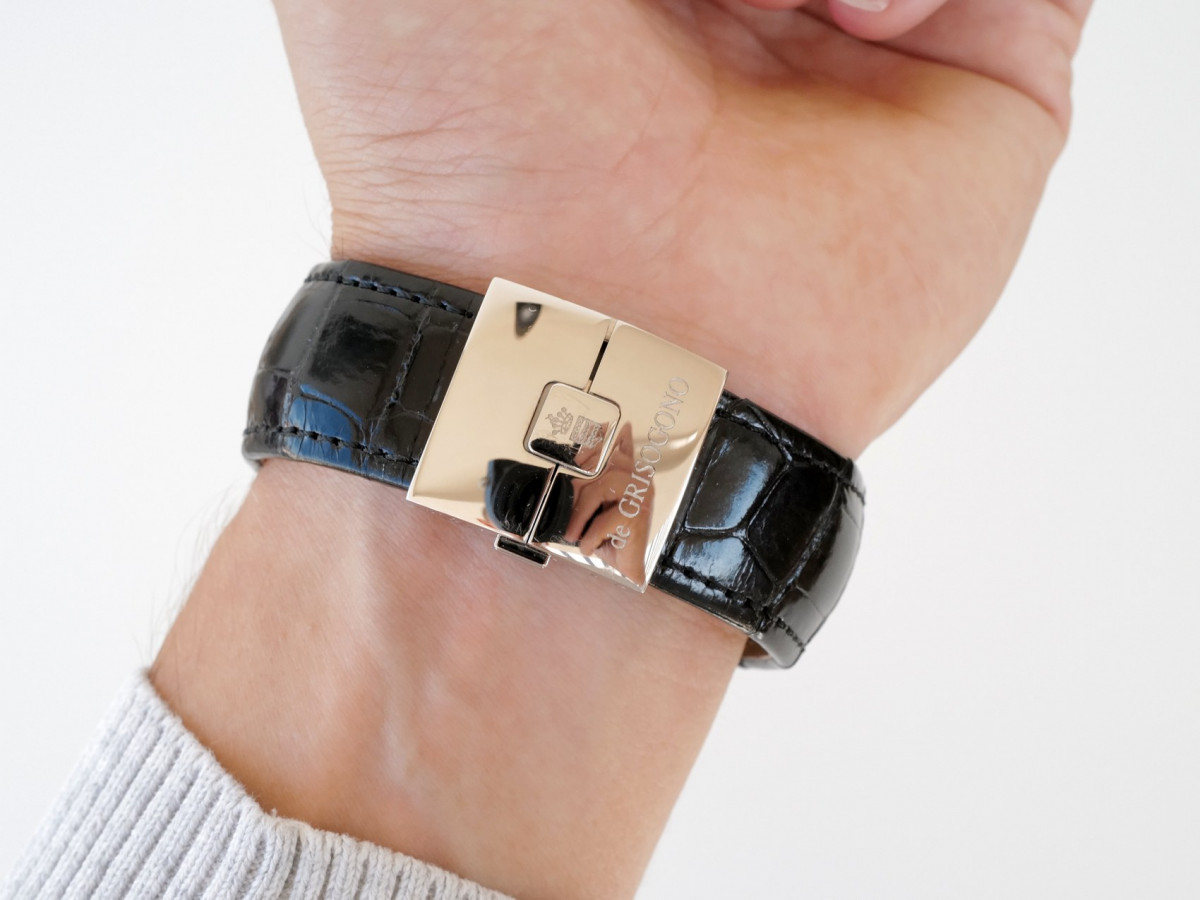 Швейцарские часы De Grisogono Instrumento Novantatre Annual Calendar