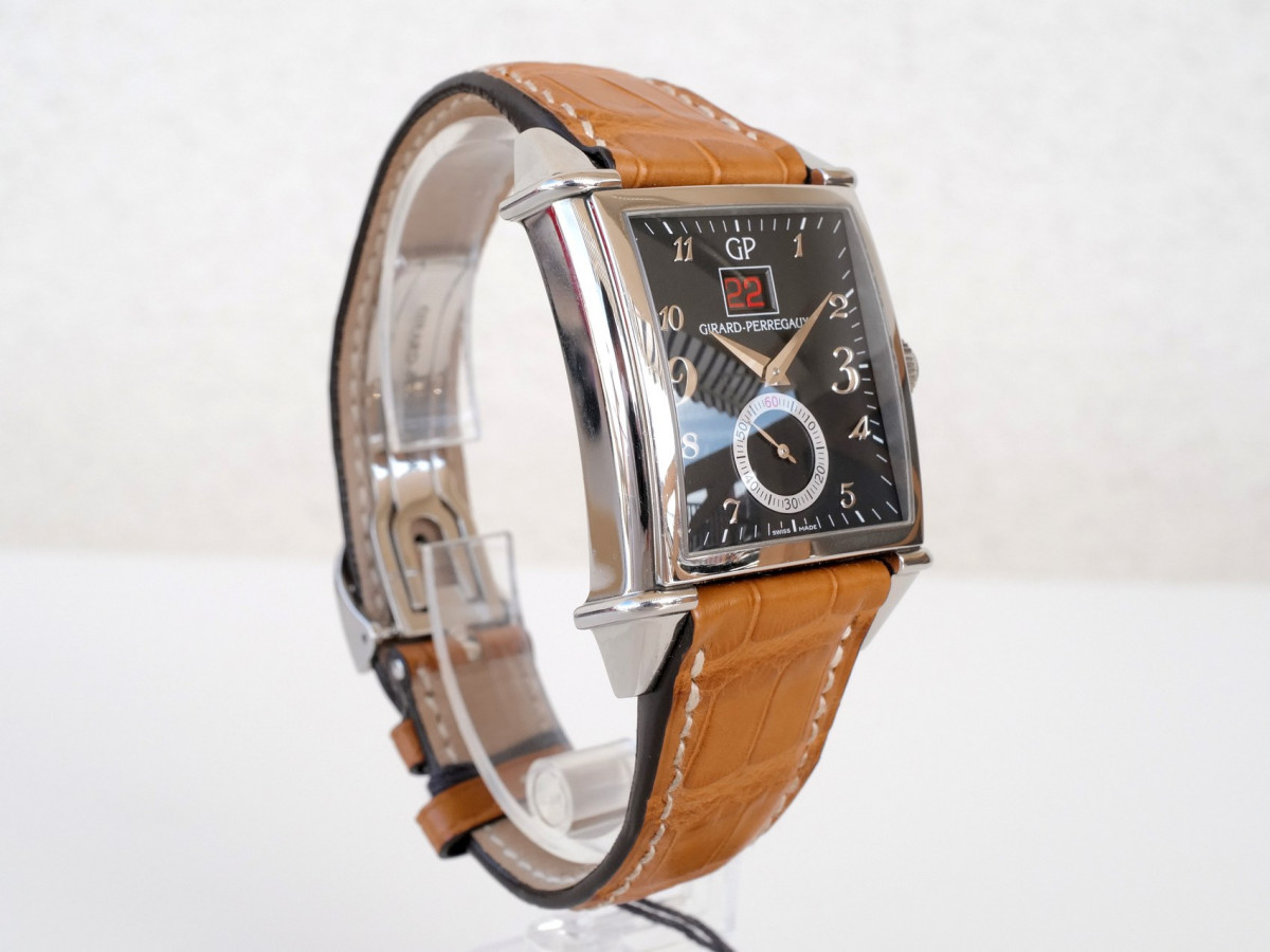 Швейцарские часы Girard Perregaux Vintage 1945 King Size Big Date Limited Edition