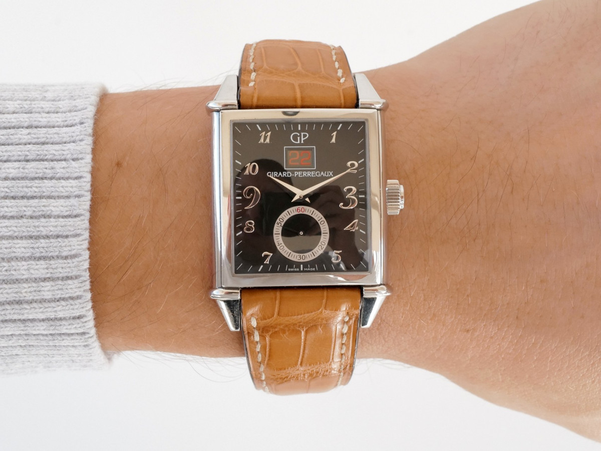 Швейцарские часы Girard Perregaux Vintage 1945 King Size Big Date Limited Edition