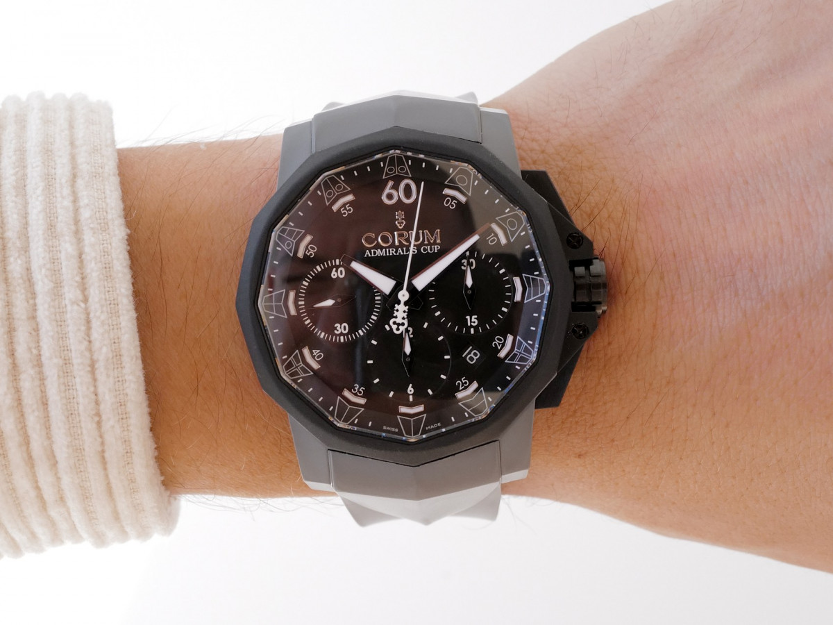 Швейцарський годинник Corum Admiral`s Cup Challenger Chrono Rubber 44 Limited Edition