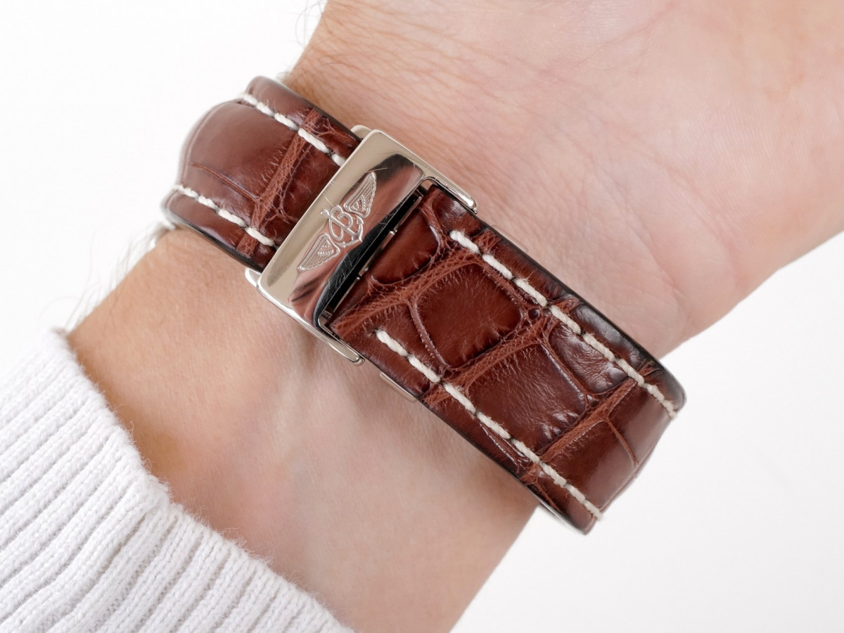 Швейцарський годинник Breitling Bentley Flying B Jumping Hour