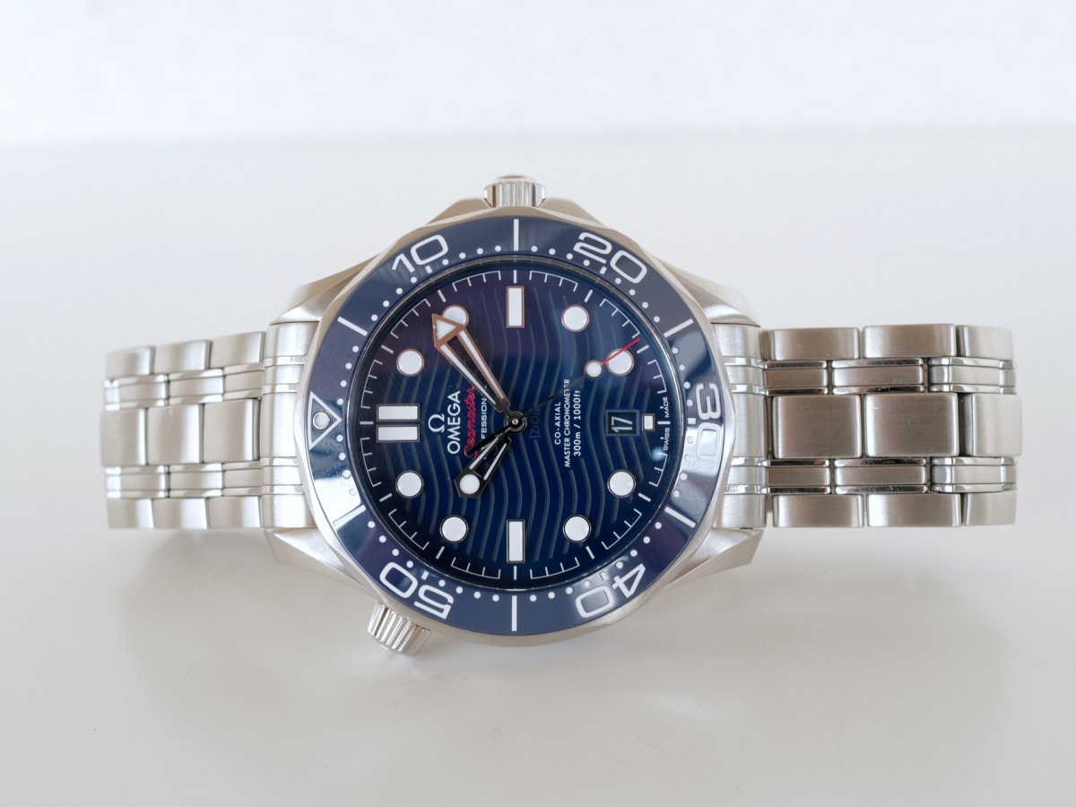 Швейцарские часы Omega Seamaster Diver 300M Co-Axial Master Chronometer 42 mm
