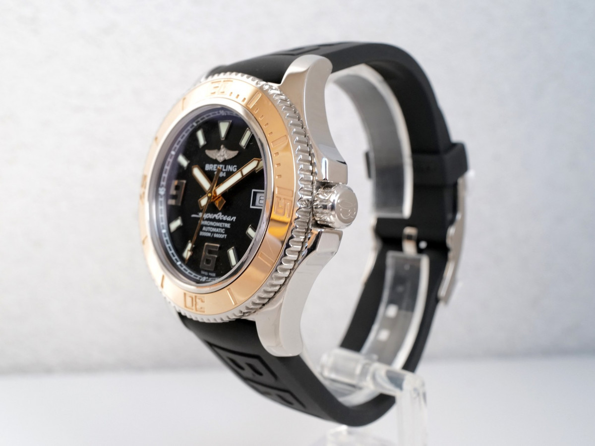 Швейцарские часы Breitling SuperOcean 44 Gold Steel