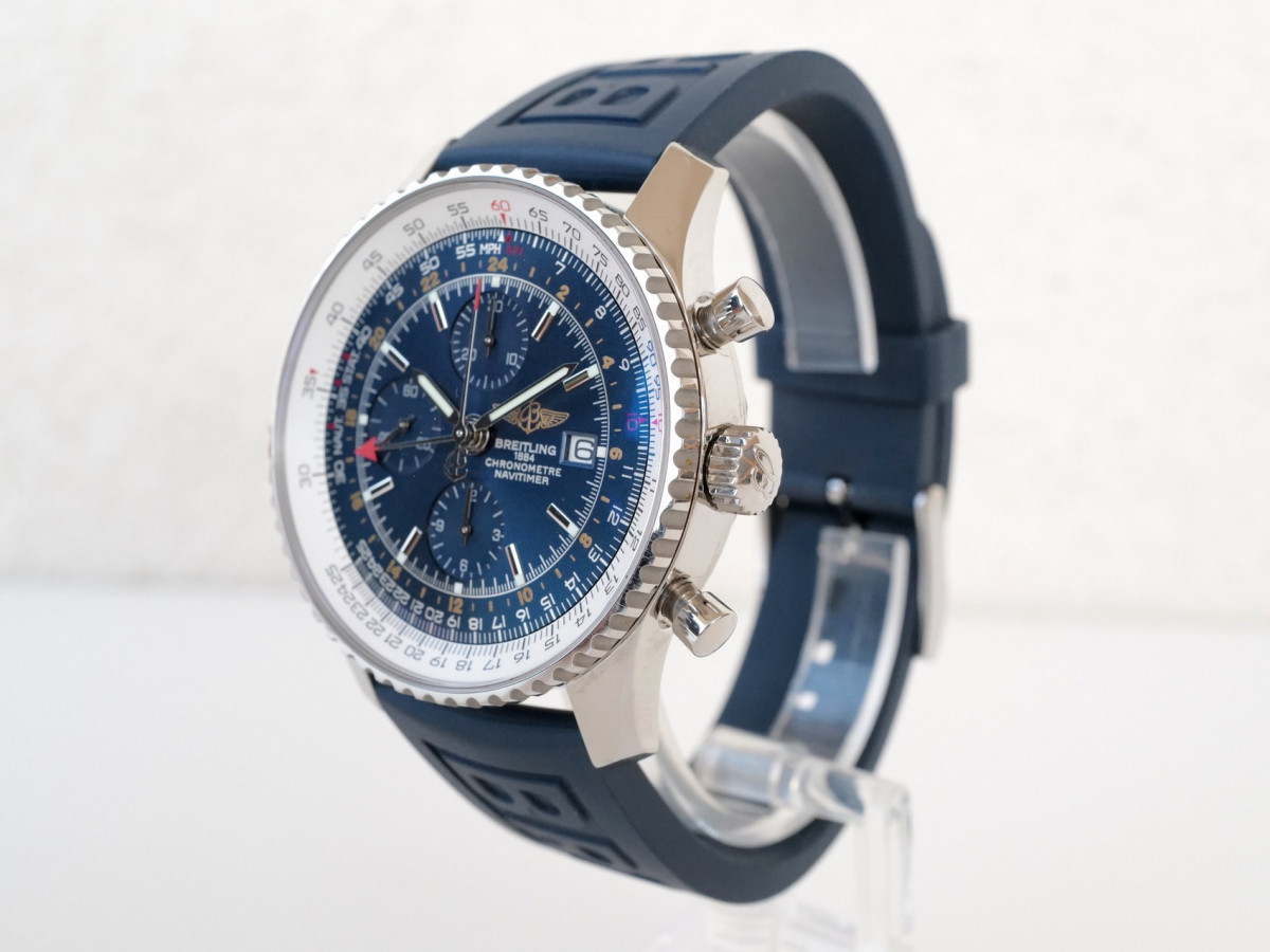 Швейцарские часы Breitling Navitimer World Chronograph GMT Blue Dial