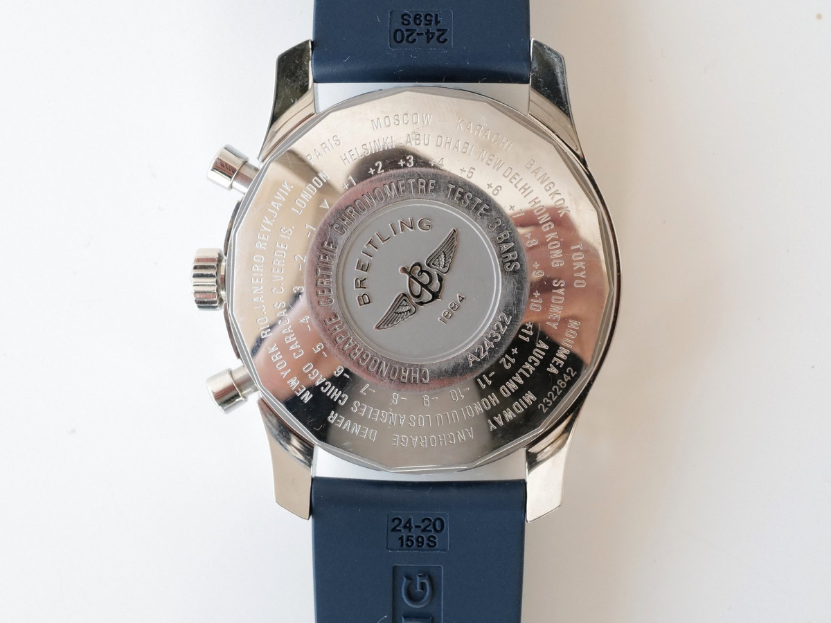 Швейцарские часы Breitling Navitimer World Chronograph GMT Blue Dial