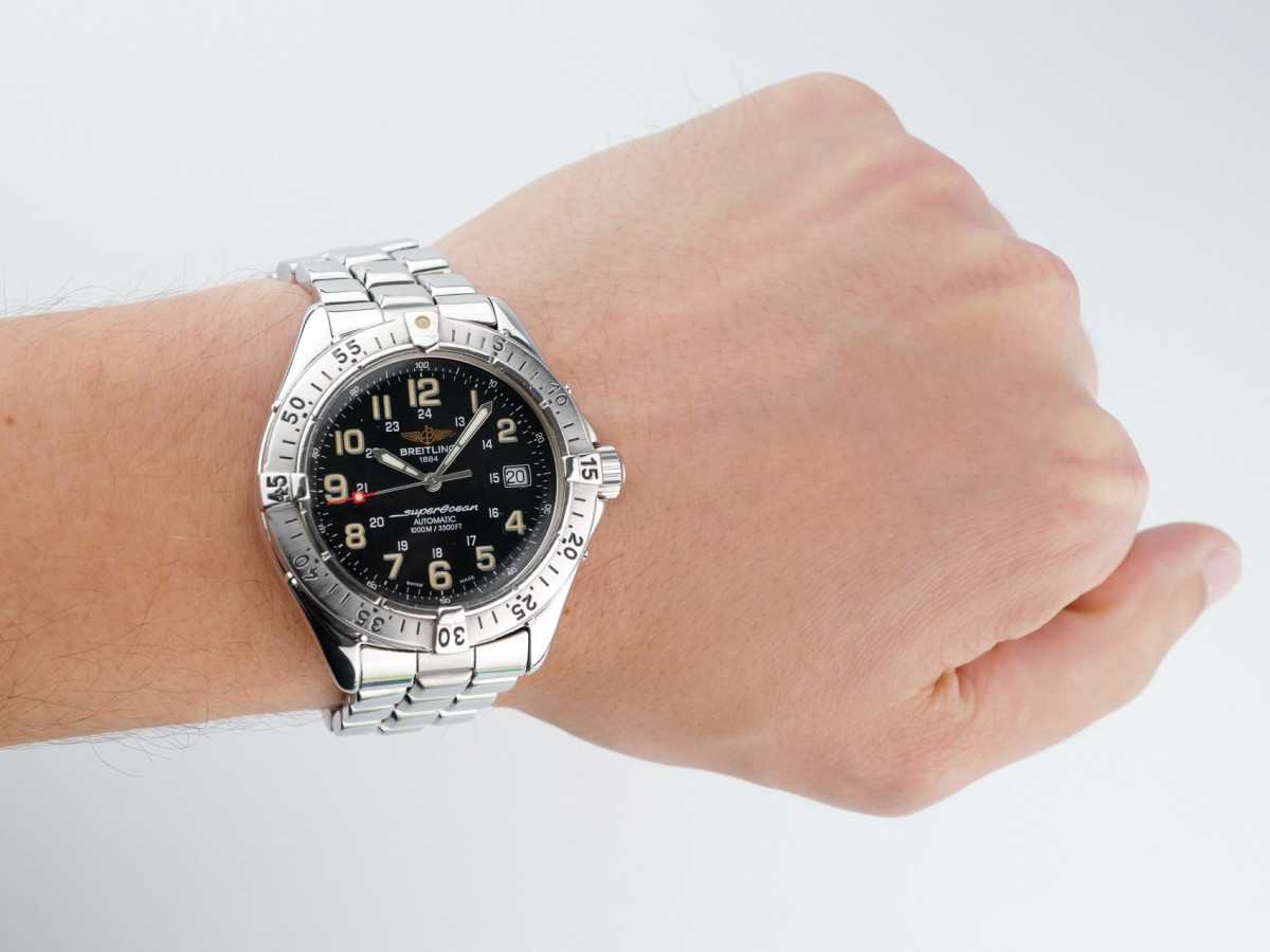 Швейцарський годинник Breitling Superocean Automatic Black Dial