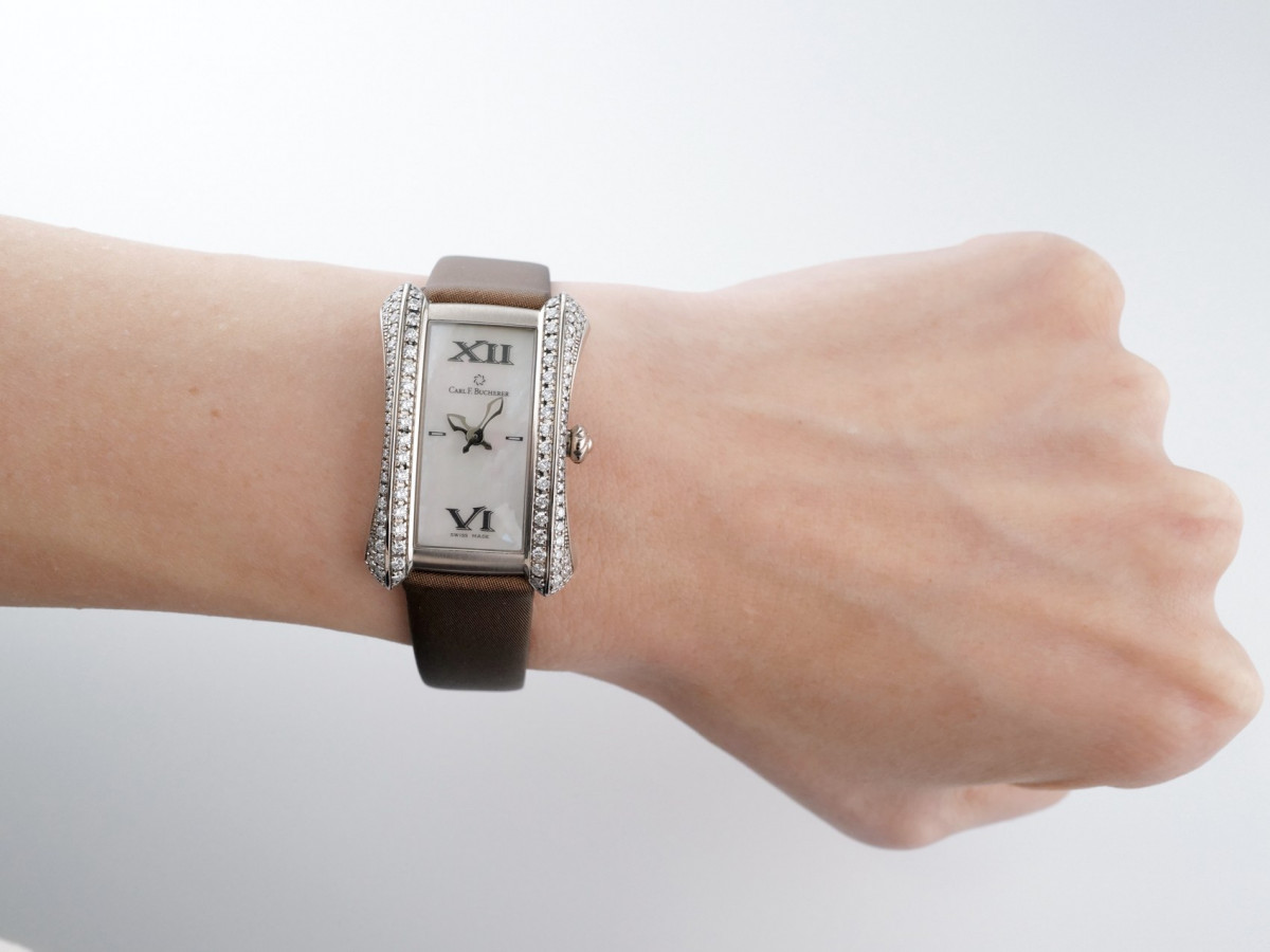 Швейцарський годинник Carl F. Bucherer Alacria Midi 18K White Gold Diamonds