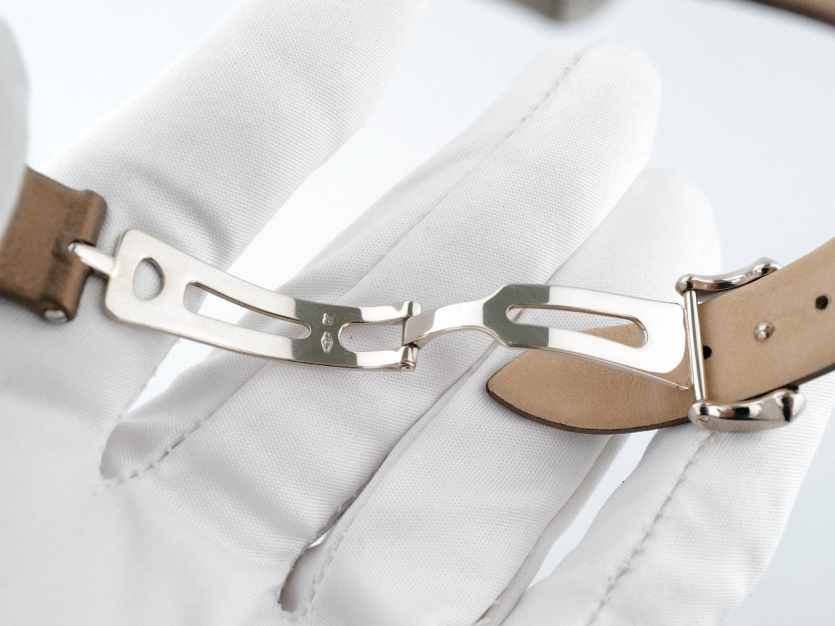 Швейцарський годинник Carl F. Bucherer Alacria Midi 18K White Gold Diamonds