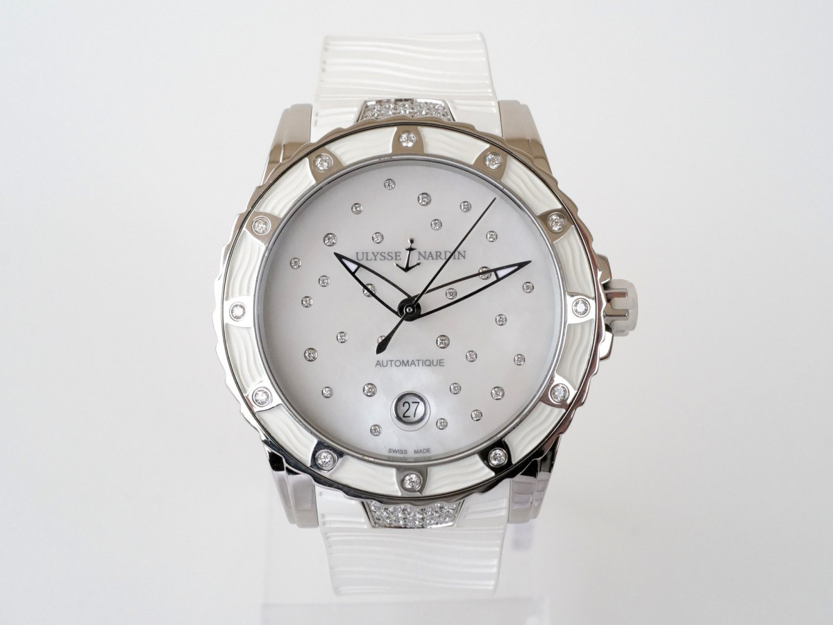 Швейцарские часы Ulysse Nardin Lady Diver Starry Night MOP Diamond Dial
