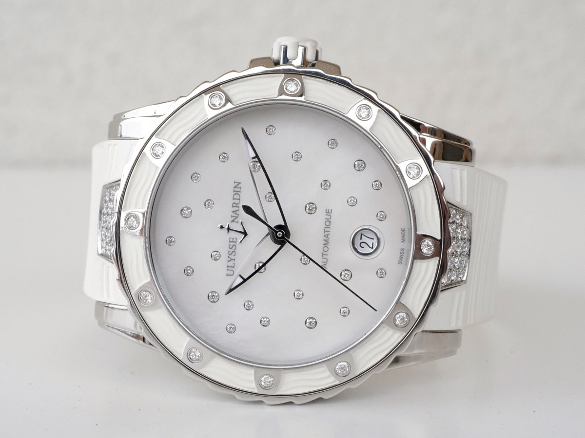 Швейцарские часы Ulysse Nardin Lady Diver Starry Night MOP Diamond Dial