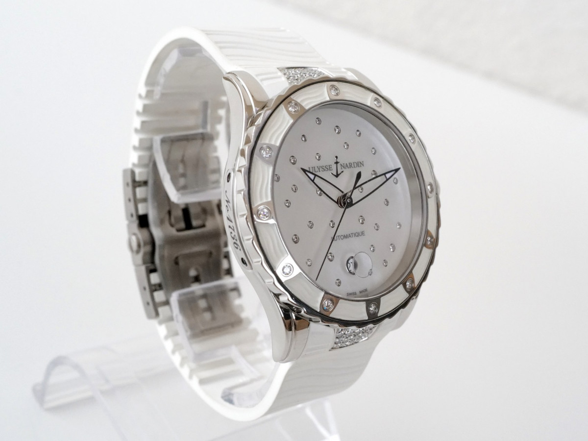 Швейцарские часы Ulysse Nardin Lady Diver Starry Night MOP Diamond Dial