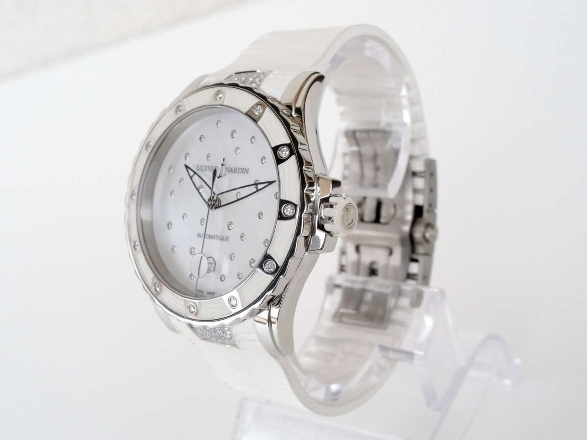 Швейцарские часы Ulysse Nardin Lady Diver Starry Night MOP Diamond Dial