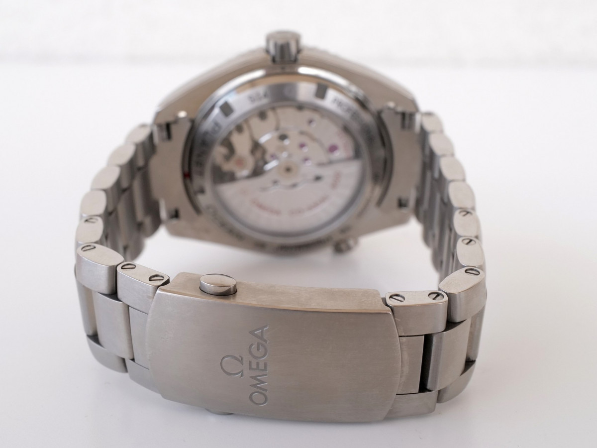 Swiss watch Omega Seamaster Planet Ocean 600M Titanium Blue Dial Co-Axial