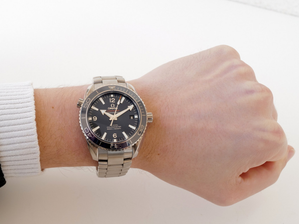 Swiss watch Omega Seamaster Planet Ocean 600M Titanium Blue Dial Co-Axial