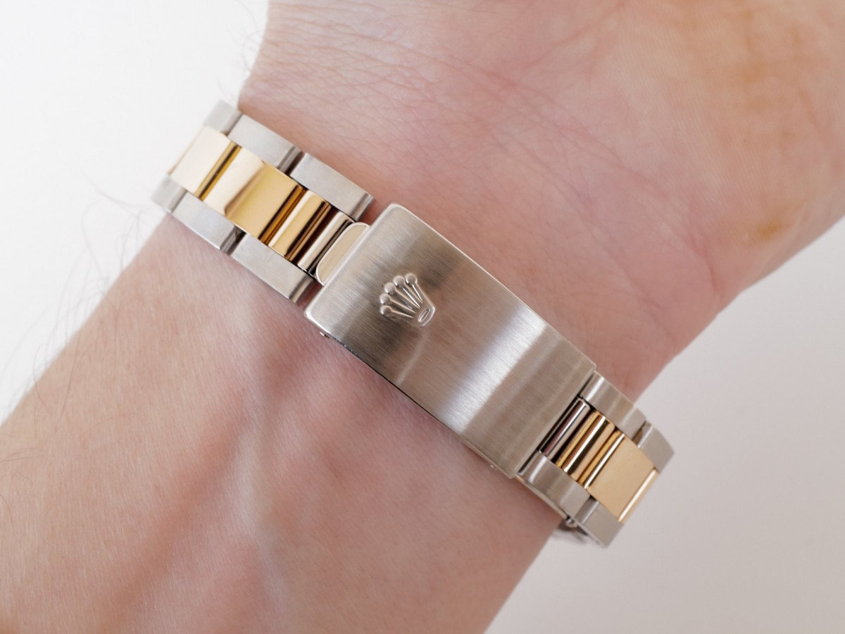 Швейцарський годинник Rolex Oyster Perpetual Date 34 Steel Gold Blue Dial