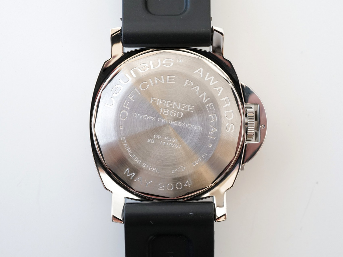 Швейцарський годинник Panerai Luminor Submersible Regatta Special Edition