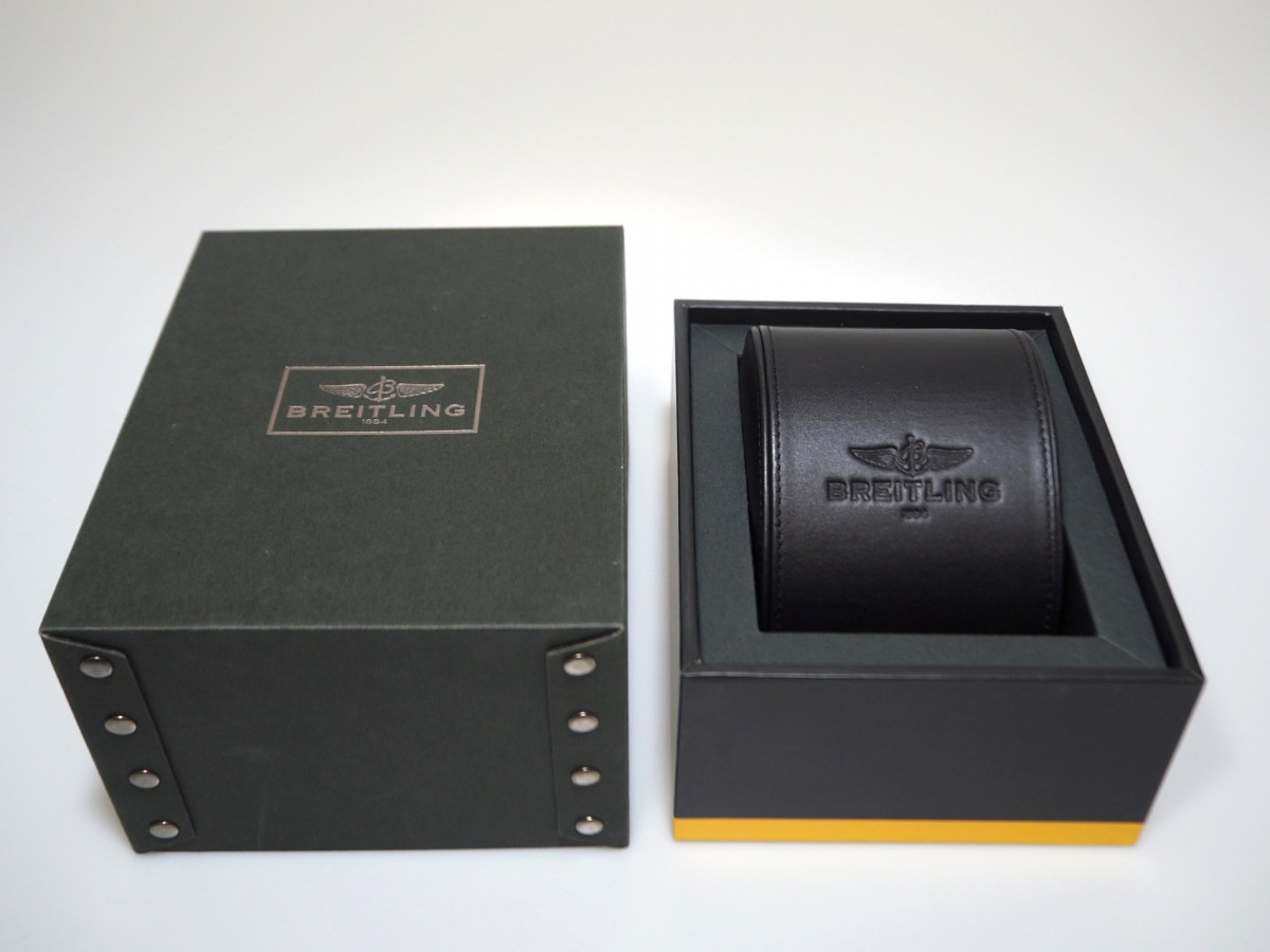 Швейцарские часы Breitling Superocean Heritage 42