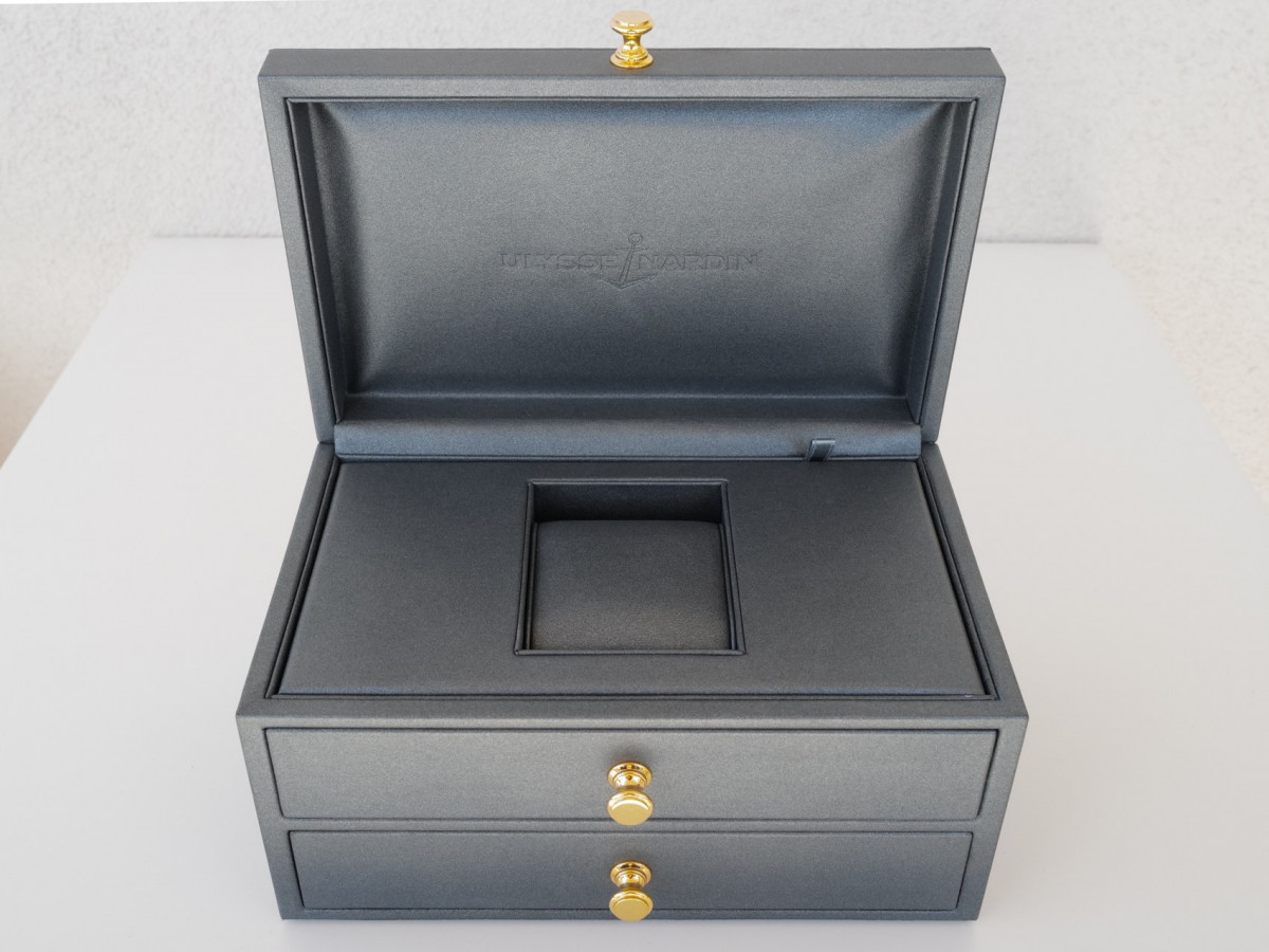 Швейцарские часы Ulysse Nardin San Marco GMT Diamonds Lavender