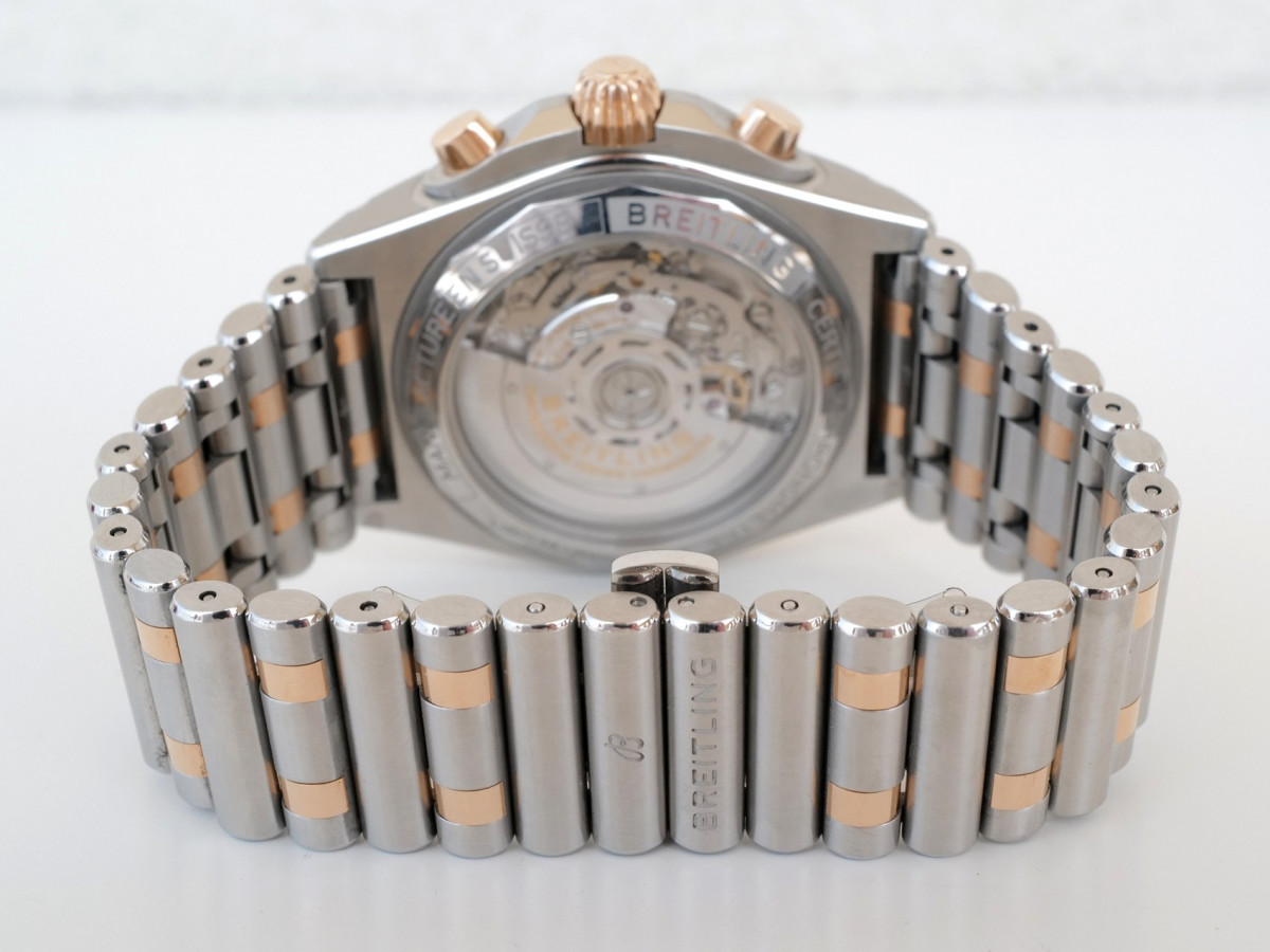 Швейцарские часы Breitling Chronomat B01 42 Steel Rose Gold Anthracite Dial