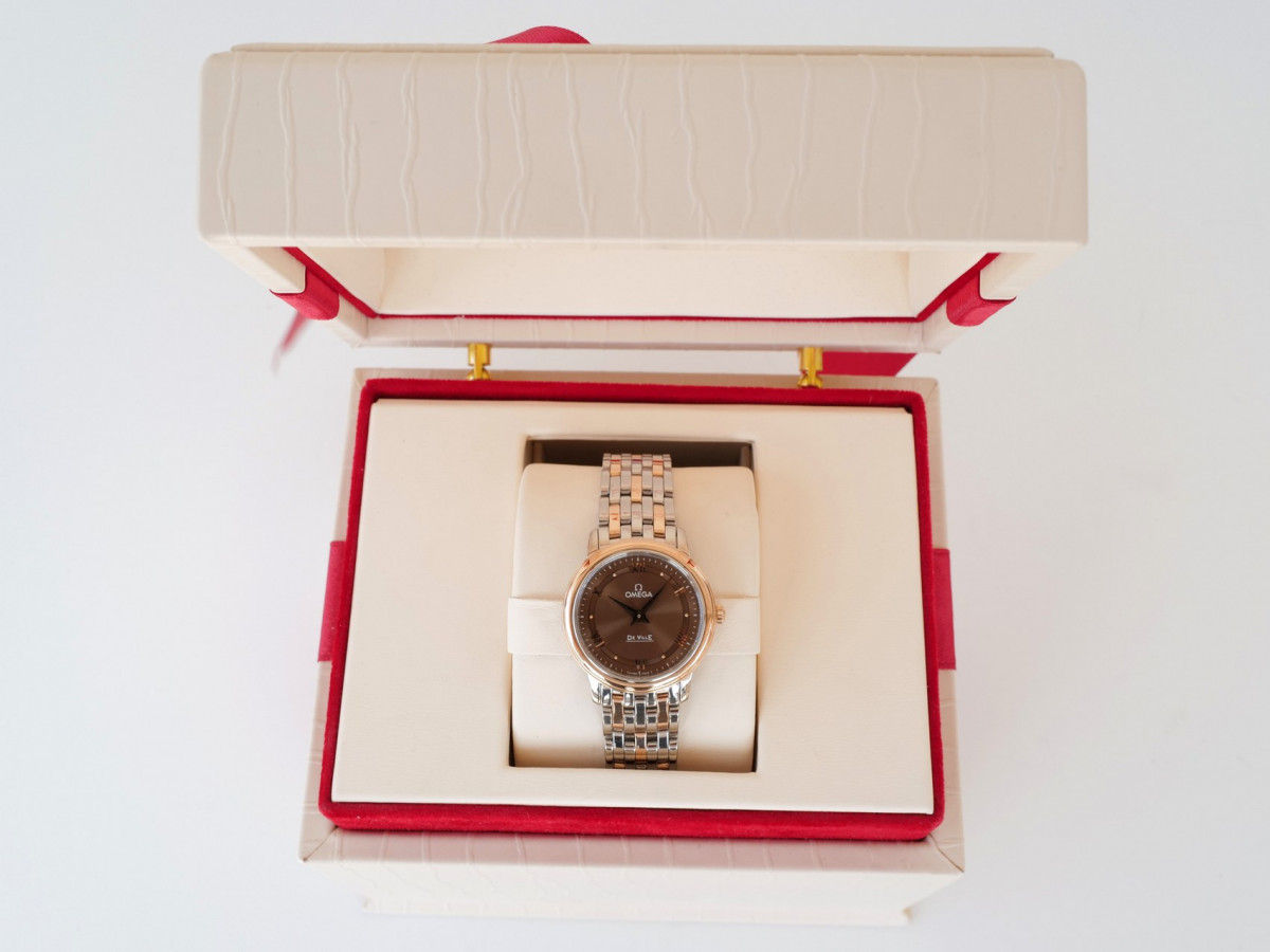 Швейцарские часы Omega De Ville Prestige Quartz 27 Gold Steel