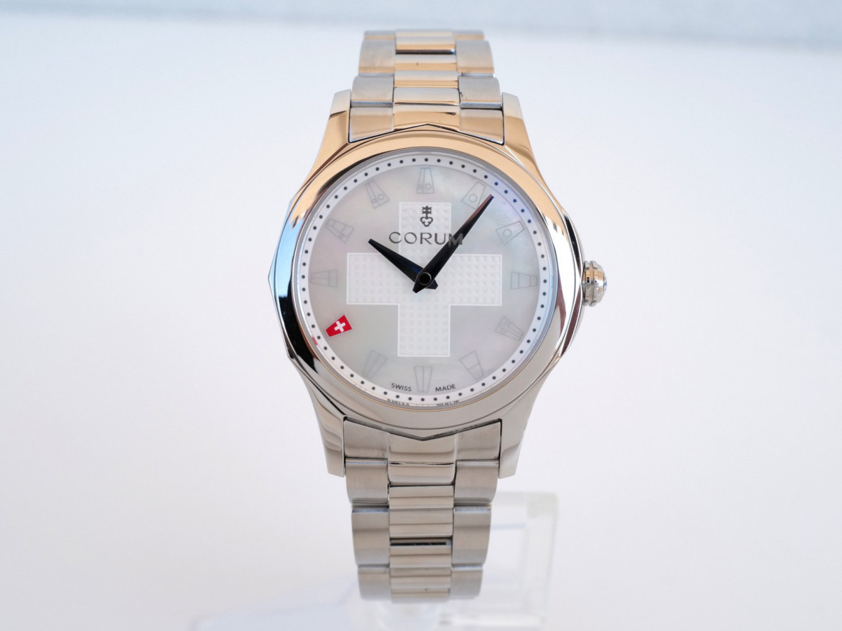Швейцарський годинник Corum Admiral Legend 32 Automatic MOP Dial