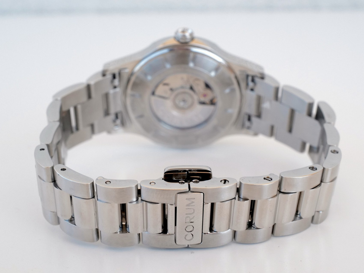 Швейцарський годинник Corum Admiral Legend 32 Automatic MOP Dial