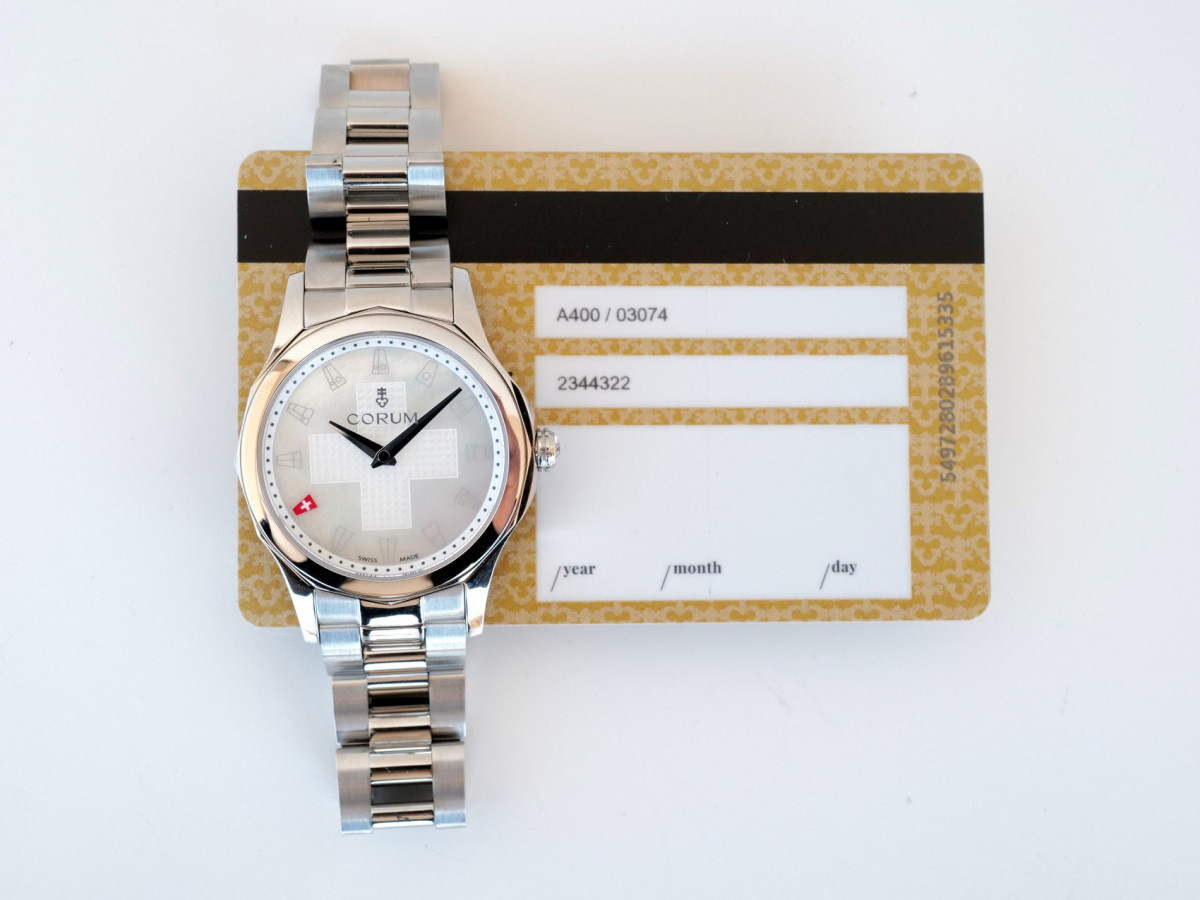 Швейцарський годинник Corum Admiral Legend 32 Automatic MOP Dial