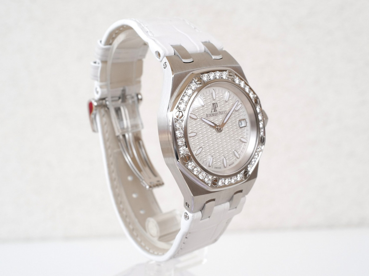 Швейцарские часы Audemars Piguet Royal Oak Quartz Diamond Bezel