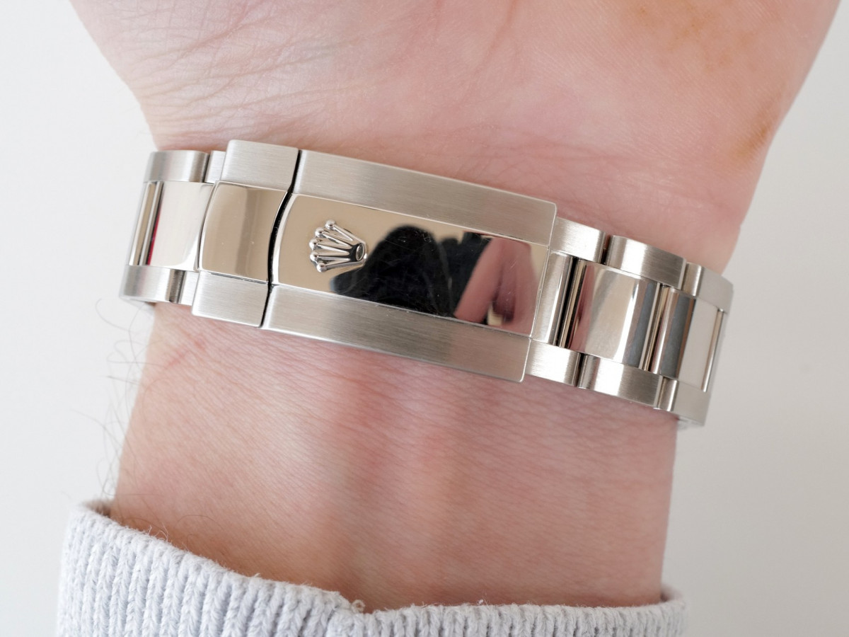 Швейцарские часы Rolex Milgauss Discontinued Blue Dial