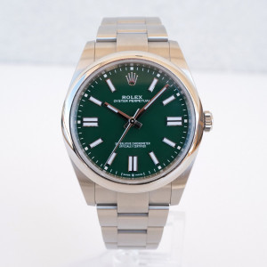 Швейцарський годинник Rolex Oyster Perpetual 41 Green Dial